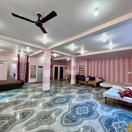 Trilok Residency - Dashashwamedh Benares Buitenkant foto