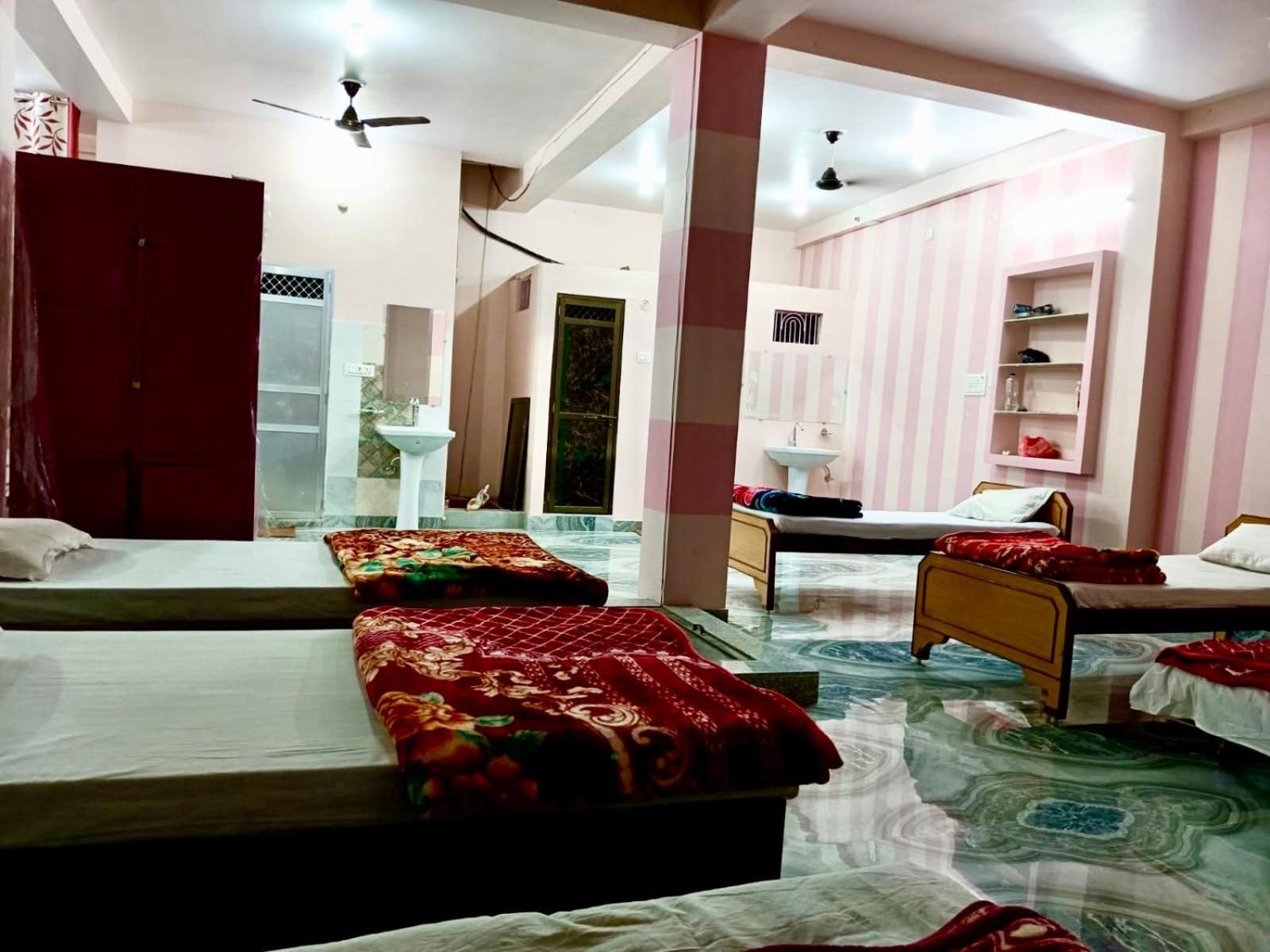 Trilok Residency - Dashashwamedh Benares Buitenkant foto