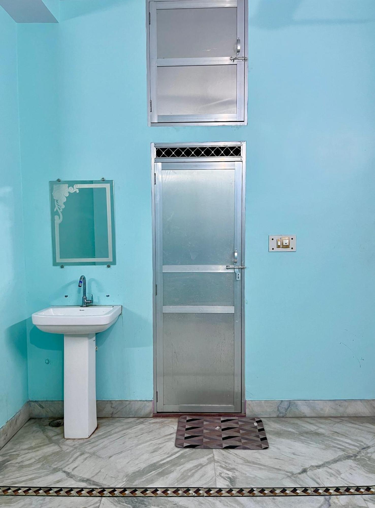Trilok Residency - Dashashwamedh Benares Buitenkant foto