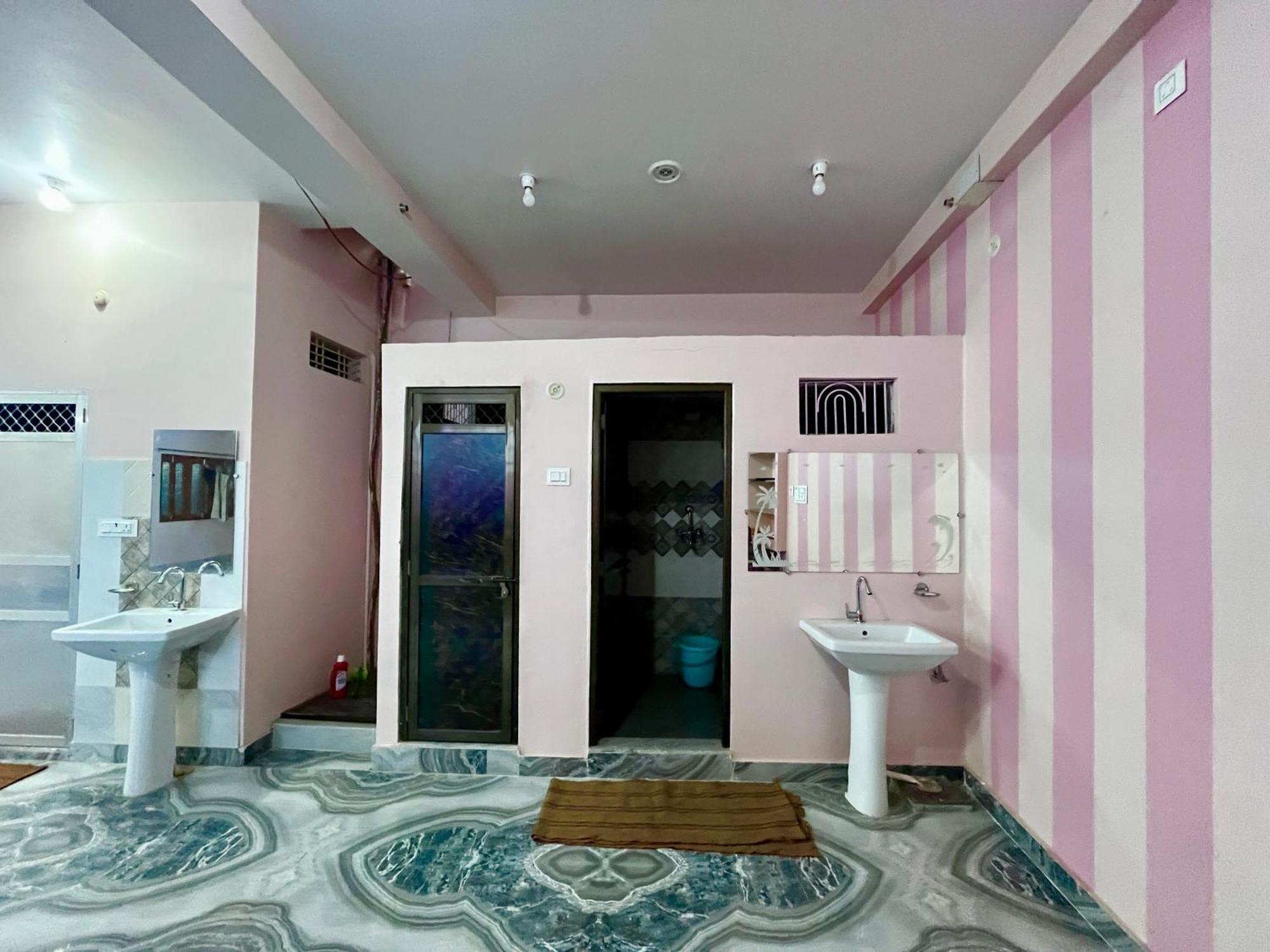 Trilok Residency - Dashashwamedh Benares Buitenkant foto