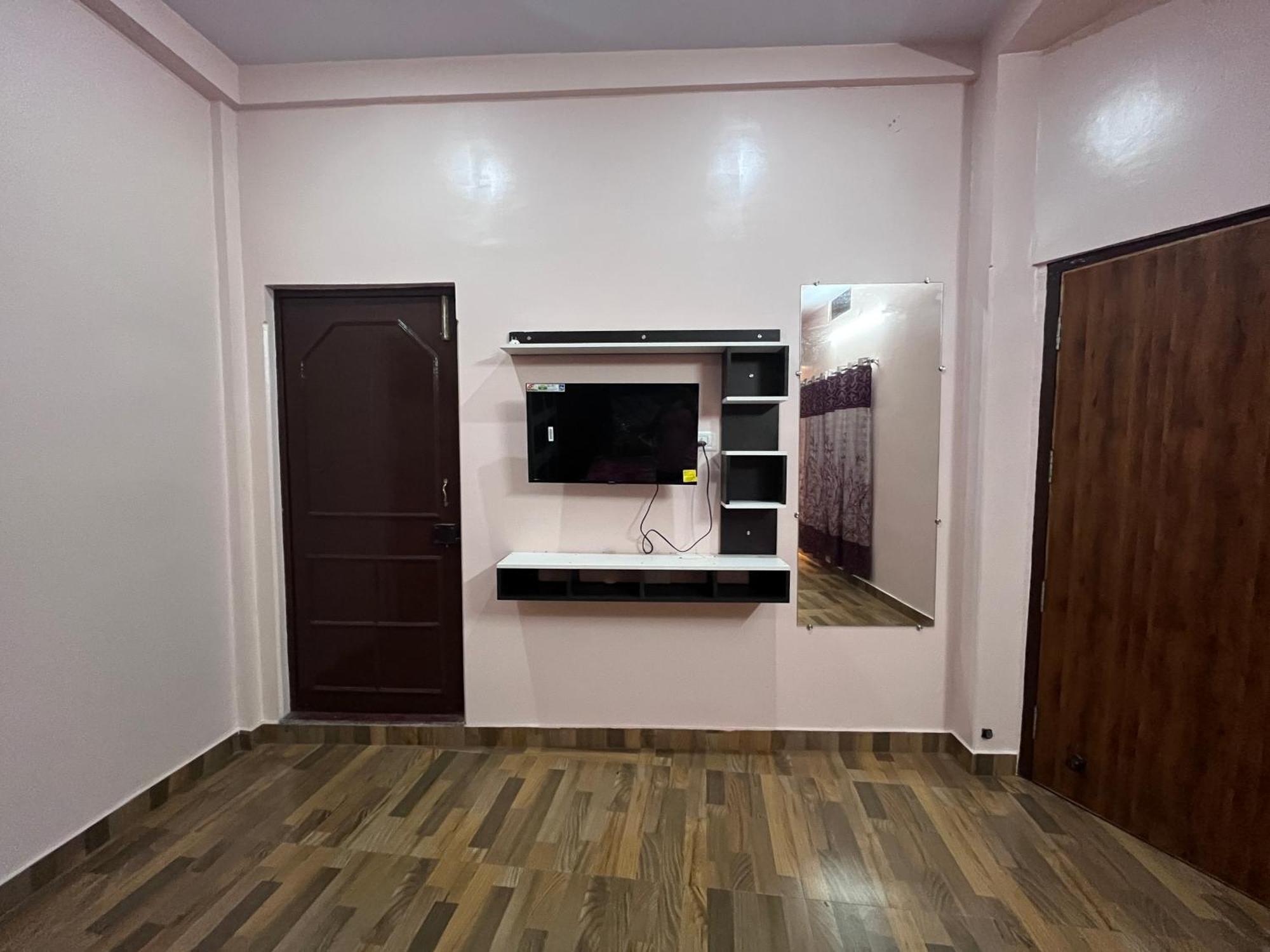 Trilok Residency - Dashashwamedh Benares Buitenkant foto