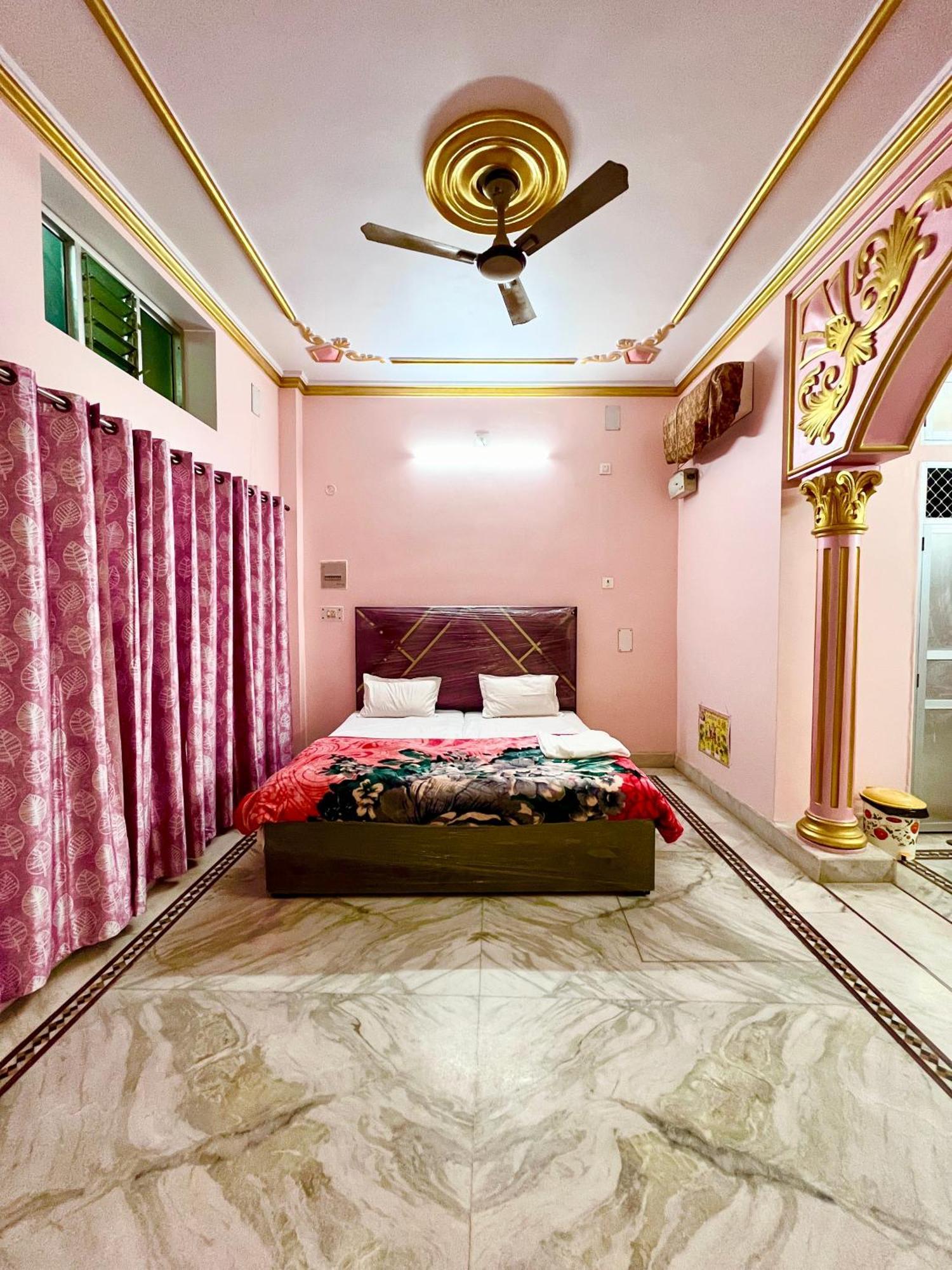 Trilok Residency - Dashashwamedh Benares Buitenkant foto