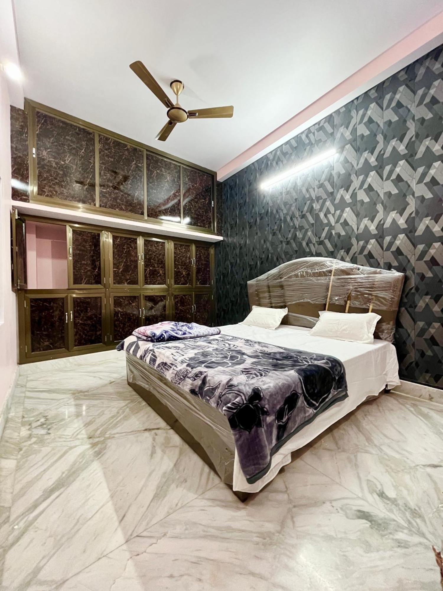 Trilok Residency - Dashashwamedh Benares Buitenkant foto